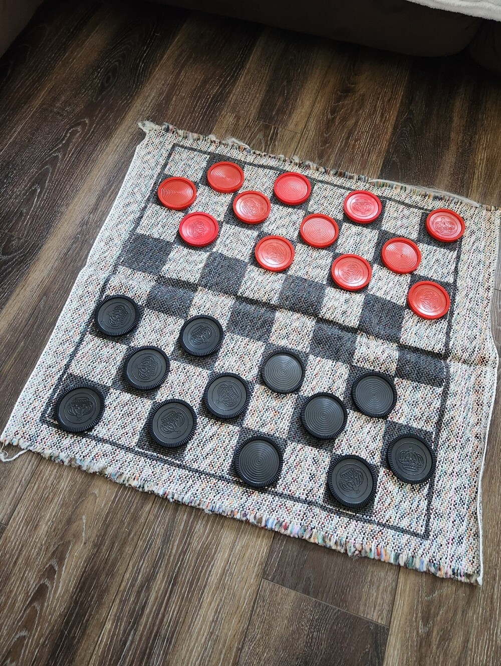 Multiflex Designs Jumbo Checkers Rug Game 28 Inch Complete 24 Pieces Made in USA